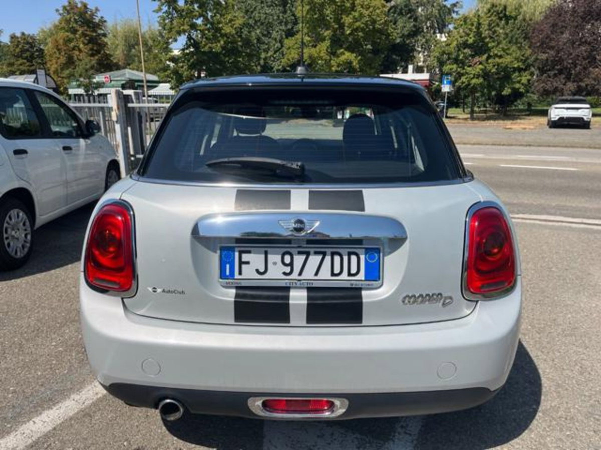 MINI Mini 1.5 Cooper D Hype 5 porte (2)