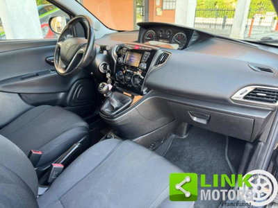 Lancia Ypsilon 1.2 69 CV 5 porte GPL Ecochic Black and Noir (11)