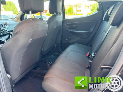 Lancia Ypsilon 1.2 69 CV 5 porte GPL Ecochic Black and Noir (13)