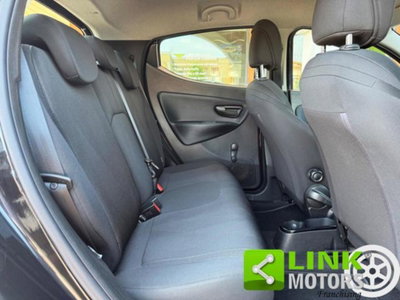 Lancia Ypsilon 1.2 69 CV 5 porte GPL Ecochic Black and Noir (14)