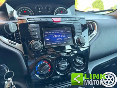 Lancia Ypsilon 1.2 69 CV 5 porte GPL Ecochic Black and Noir (17)