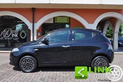 Lancia Ypsilon 1.2 69 CV 5 porte GPL Ecochic Black and Noir (2)
