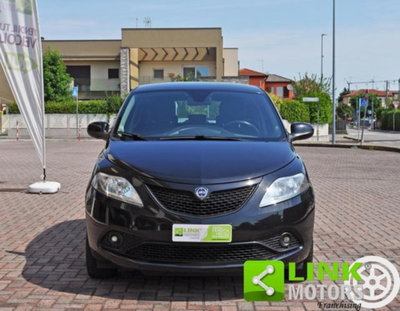 Lancia Ypsilon 1.2 69 CV 5 porte GPL Ecochic Black and Noir (8)