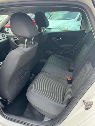 Volkswagen Polo 1.2 TSI 5 porte Highline (12)
