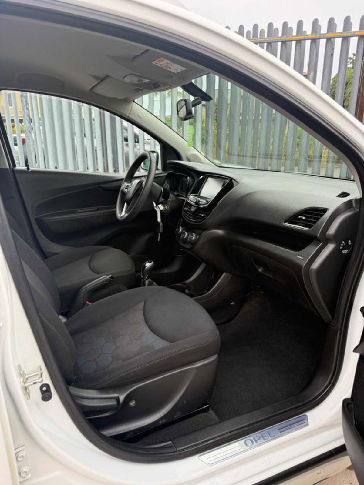 Opel Karl Rocks 1.0 75 CV aut. (14)