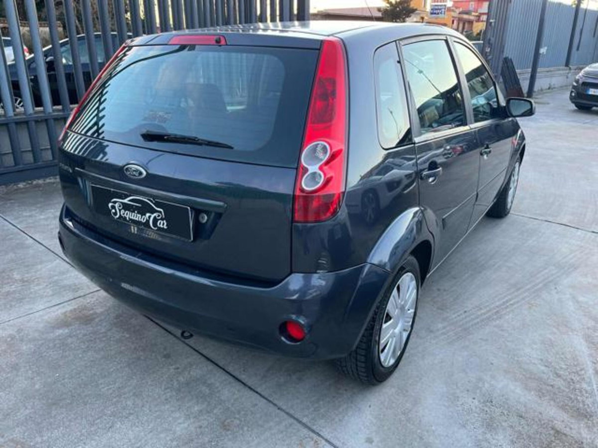 Ford Fiesta 1.2 16V 5p. Ambiente (3)