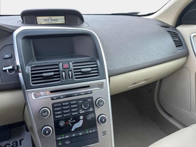 Volvo XC60 D5 AWD Geartronic Summum (10)