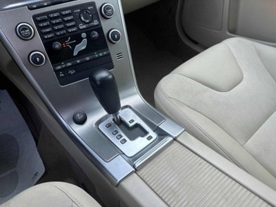 Volvo XC60 D5 AWD Geartronic Summum (11)