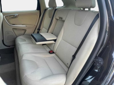 Volvo XC60 D5 AWD Geartronic Summum (13)