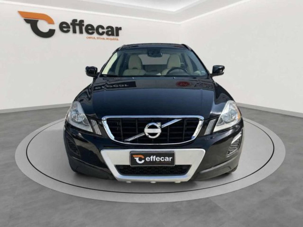 Volvo XC60 D5 AWD Geartronic Summum (2)