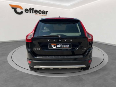 Volvo XC60 D5 AWD Geartronic Summum (5)