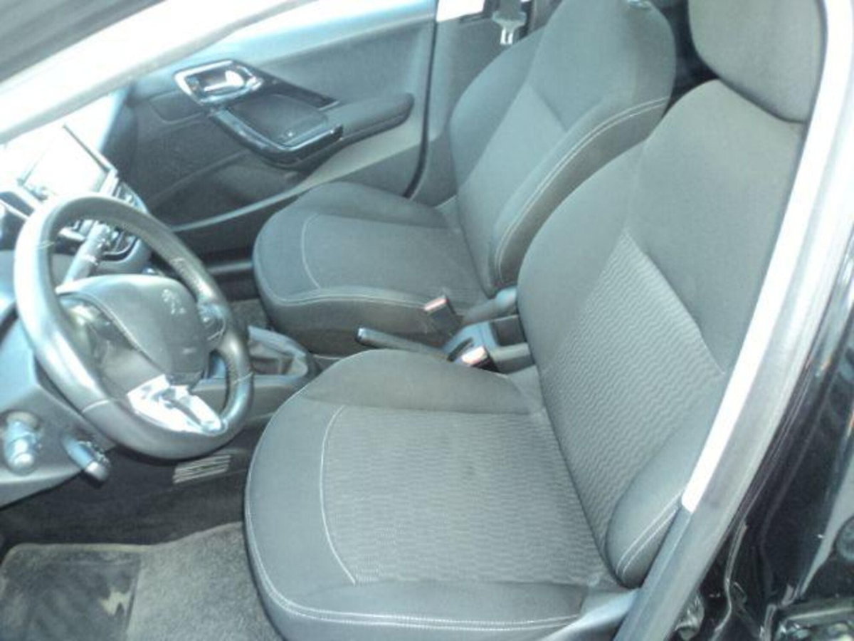 Peugeot 208 75 5 porte Allure (12)