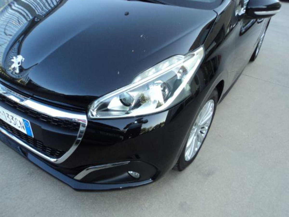 Peugeot 208 75 5 porte Allure (2)