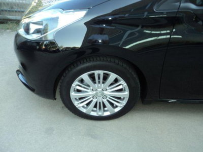 Peugeot 208 75 5 porte Allure (3)