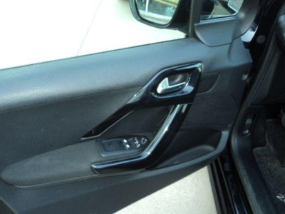 Peugeot 208 75 5 porte Allure (8)