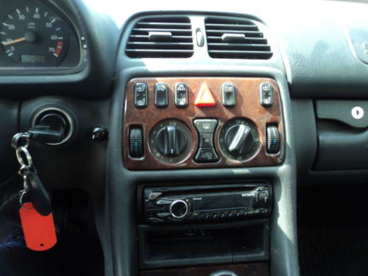 Mercedes-Benz CLK 200 cat Cabriolet Elegance (10)
