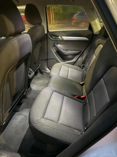 Audi Q3 2.0 TDI 120 CV Business (11)