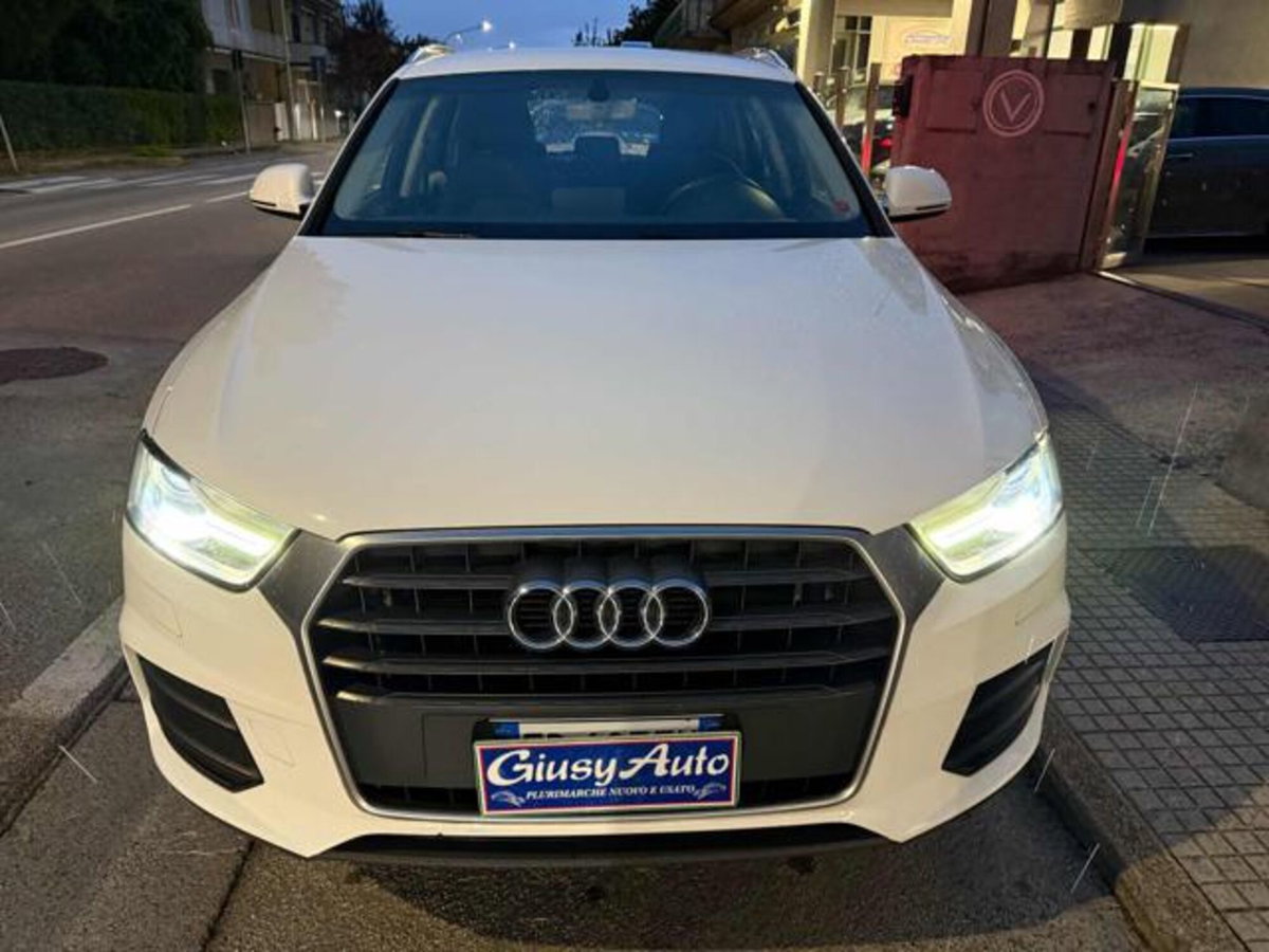 Audi Q3 2.0 TDI 120 CV Business (2)