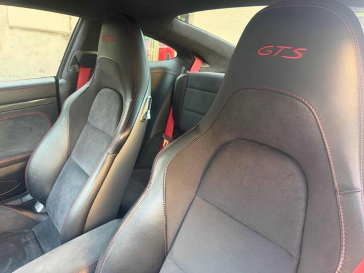 Porsche 911 Coupé 3.0 Carrera 4 GTS (9)
