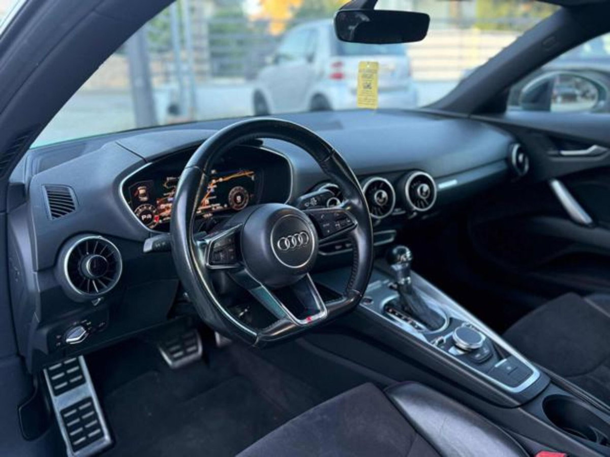 Audi TT Coupé 1.8 TFSI S tronic S line (9)