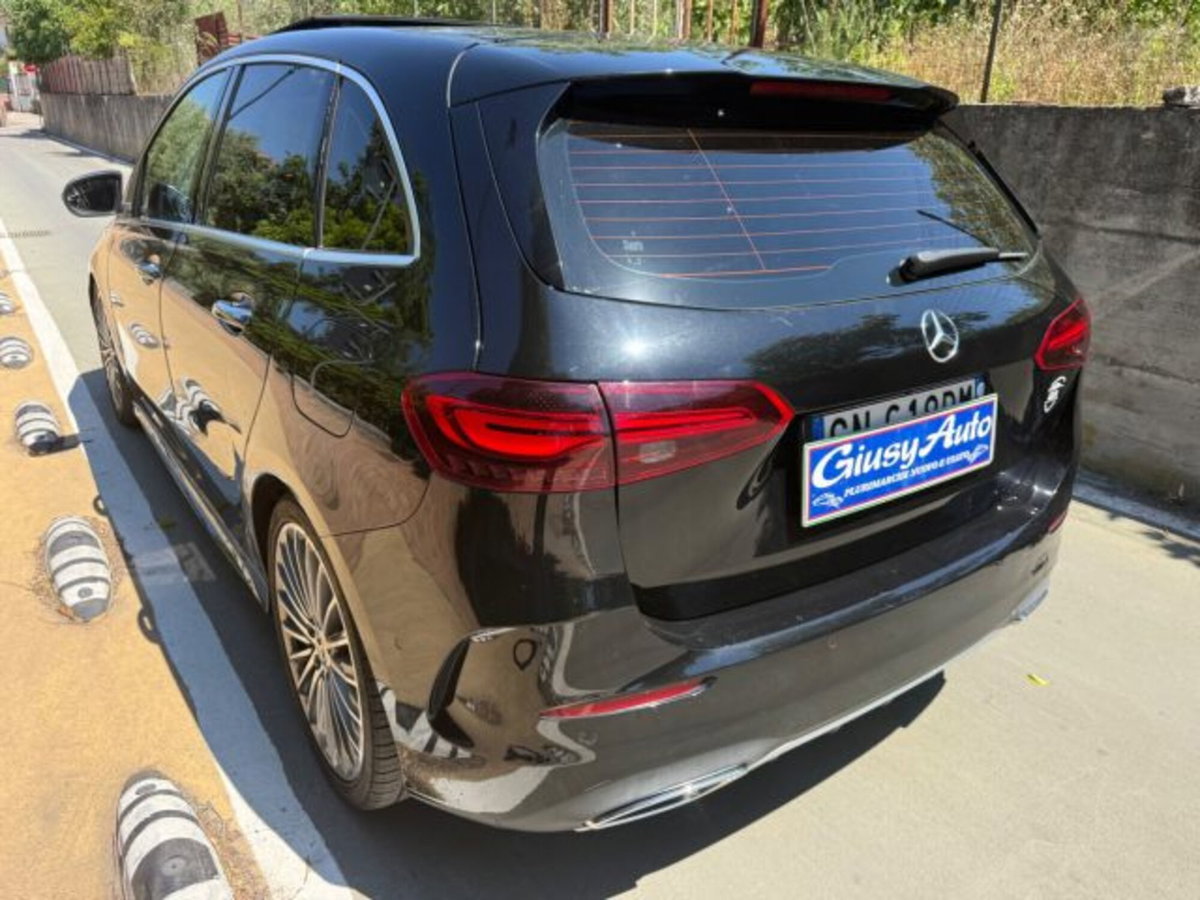 Mercedes-Benz Classe B 180 d AMG Line Premium Plus auto (6)
