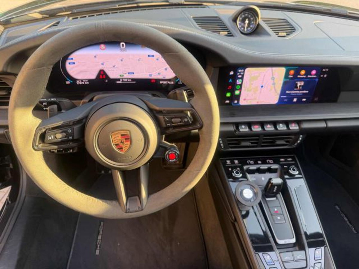 Porsche 911 Cabrio Targa 3.6 4 GTS auto (8)