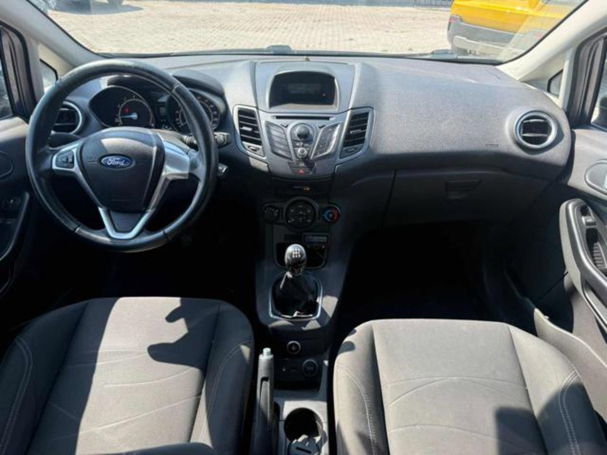 Ford Fiesta 1.4 5 porte Bz.- GPL (8)