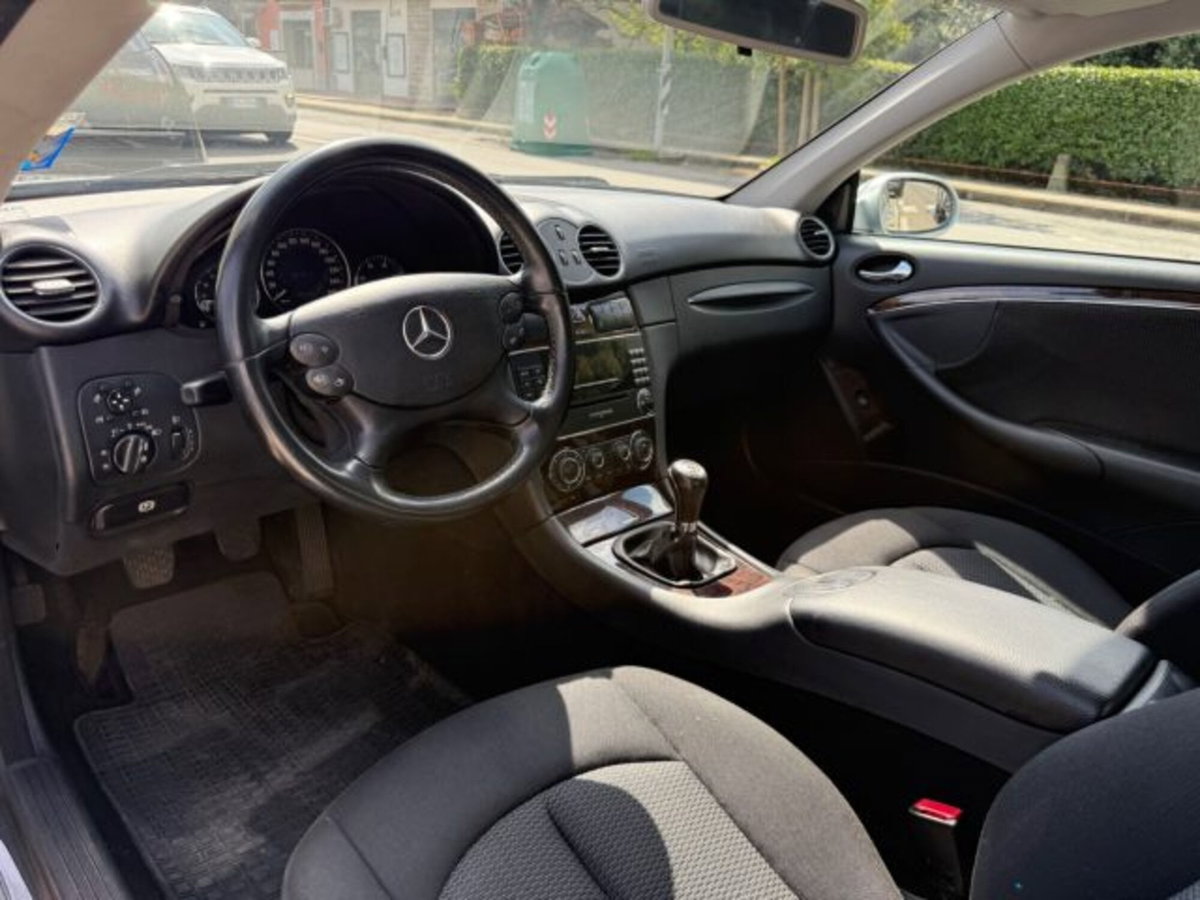 Mercedes-Benz CLK 220 CDI cat Avantgarde (7)