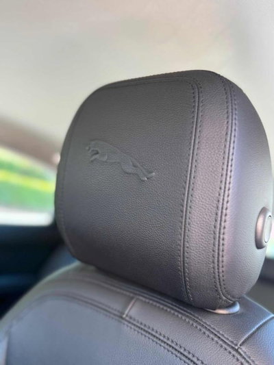 Jaguar E-Pace 2.0D I4 163 CV AWD Auto (11)