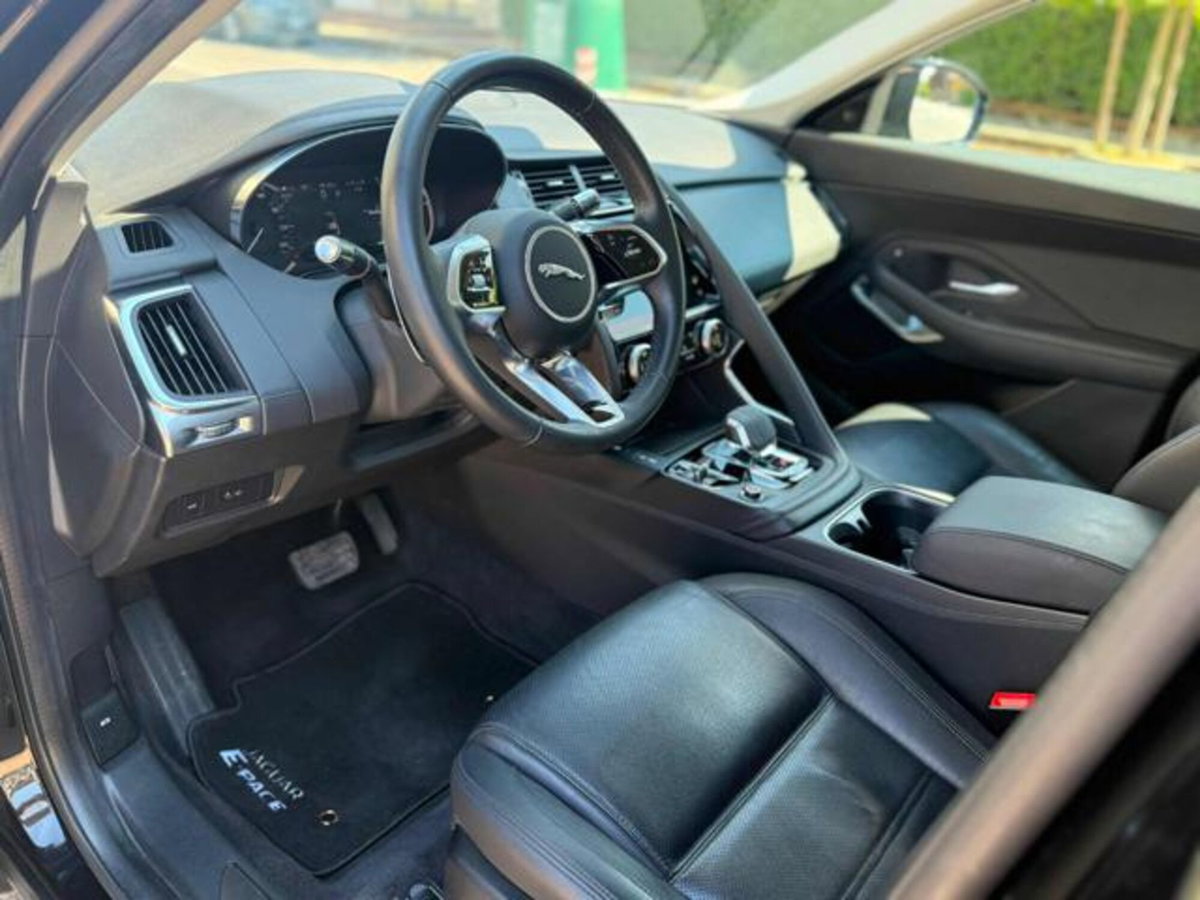 Jaguar E-Pace 2.0D I4 163 CV AWD Auto (7)