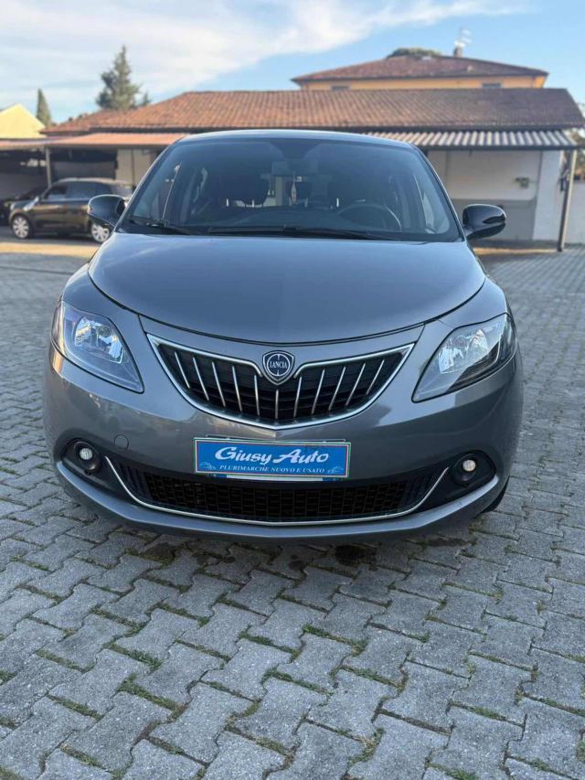 Lancia Ypsilon 1.0 FireFly 5 porte S&S Hybrid Gold Plus (2)