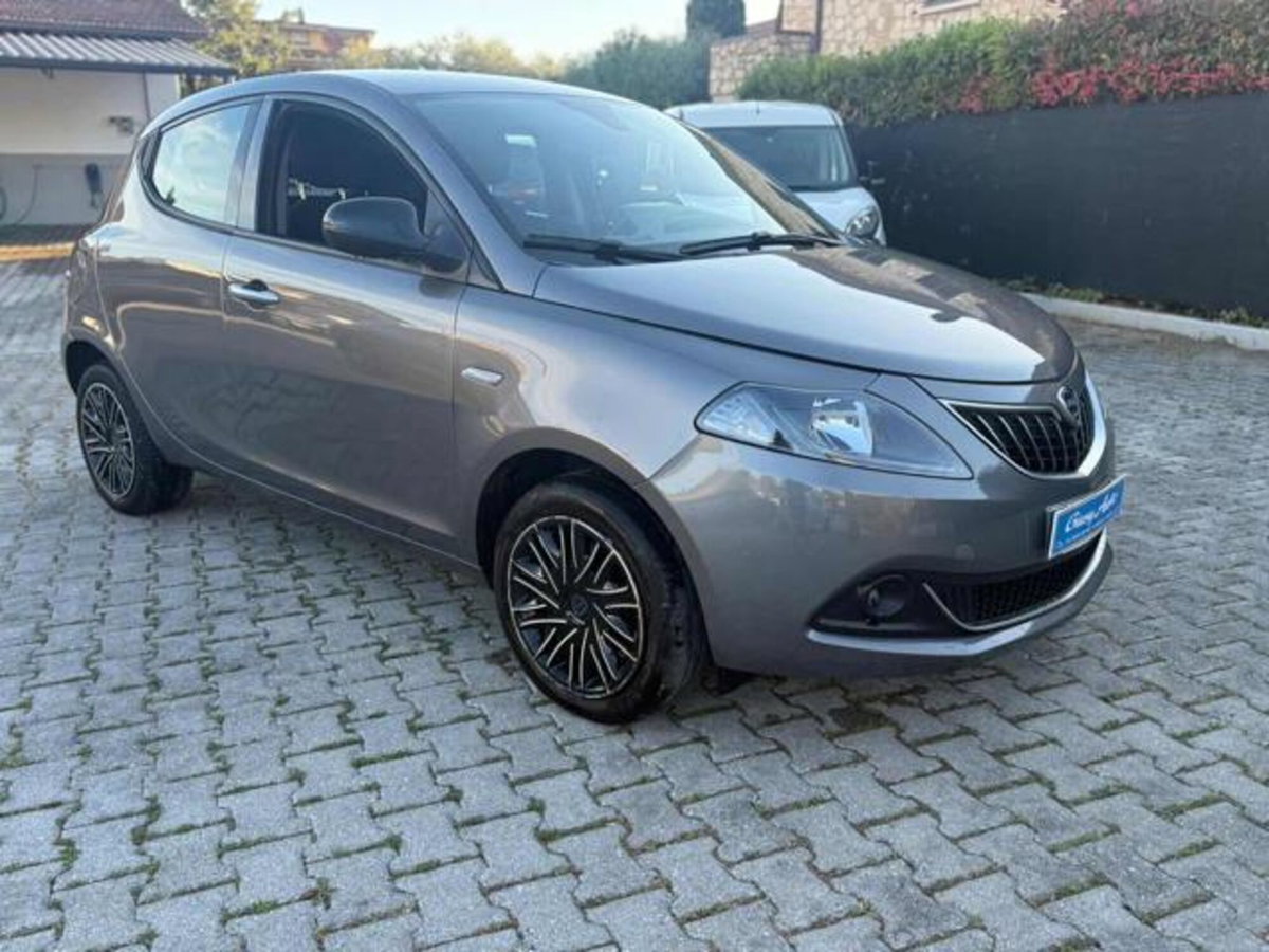 Lancia Ypsilon 1.0 FireFly 5 porte S&S Hybrid Gold Plus (3)