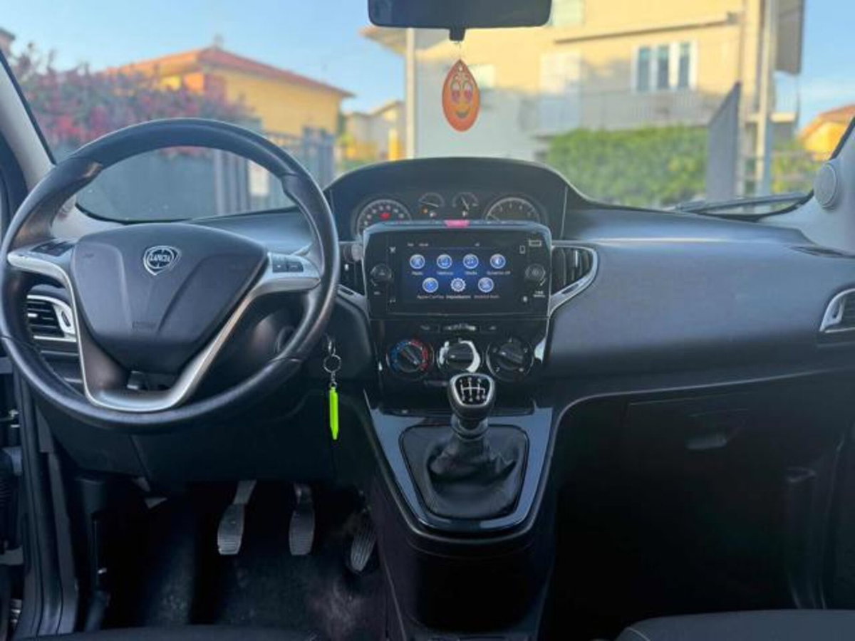 Lancia Ypsilon 1.0 FireFly 5 porte S&S Hybrid Gold Plus (7)