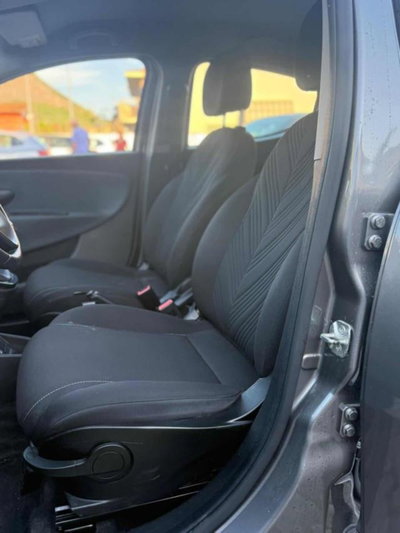 Lancia Ypsilon 1.0 FireFly 5 porte S&S Hybrid Gold Plus (9)