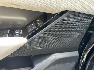 Land Rover Range Rover Velar 2.0D I4 240 CV (11)