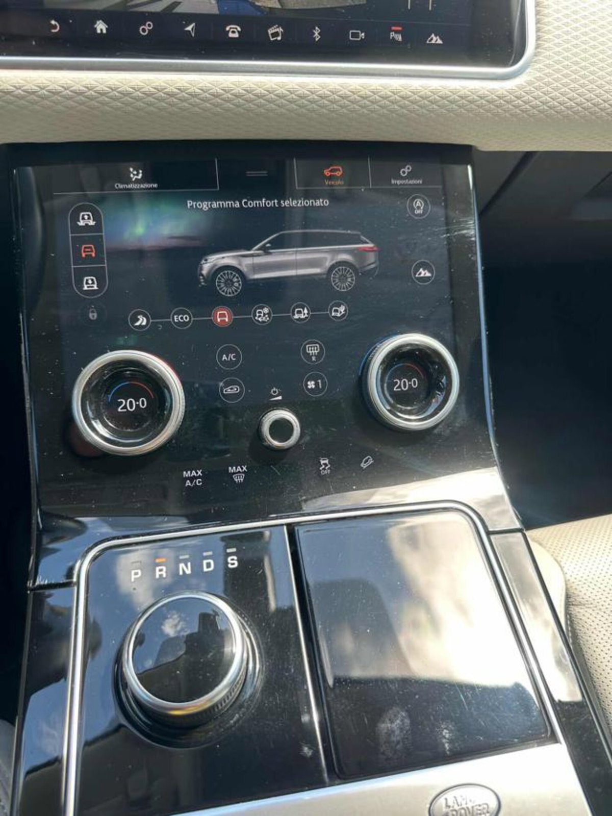 Land Rover Range Rover Velar 2.0D I4 240 CV (13)