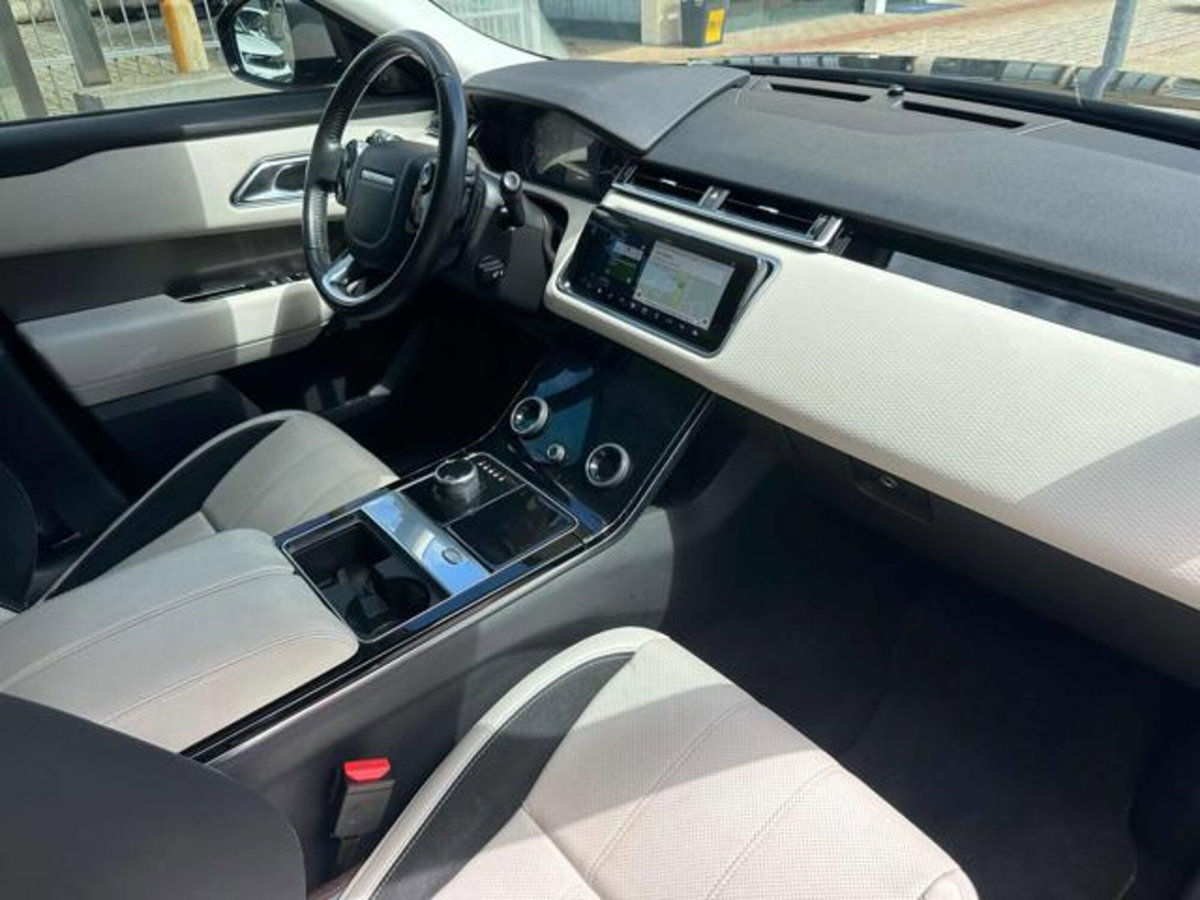 Land Rover Range Rover Velar 2.0D I4 240 CV (7)
