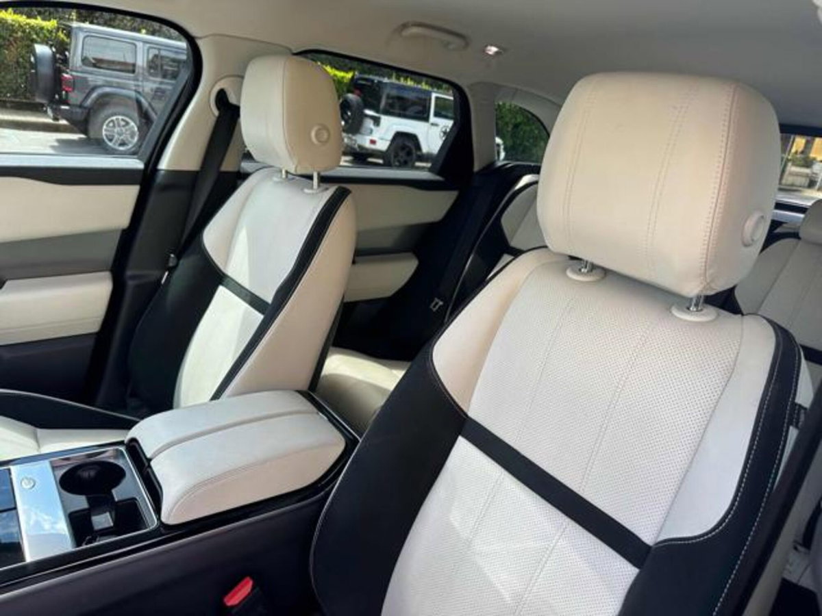Land Rover Range Rover Velar 2.0D I4 240 CV (9)