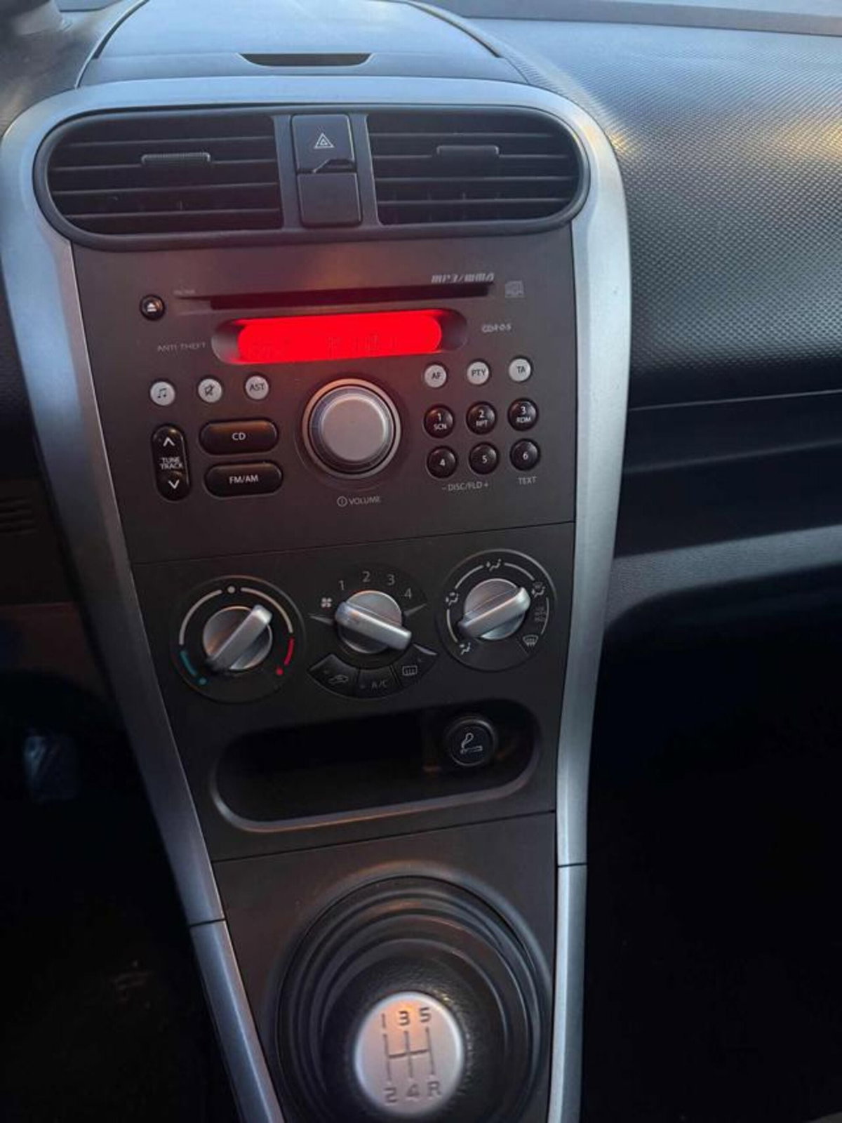 Suzuki Splash 1.3 DDiS GLS (10)