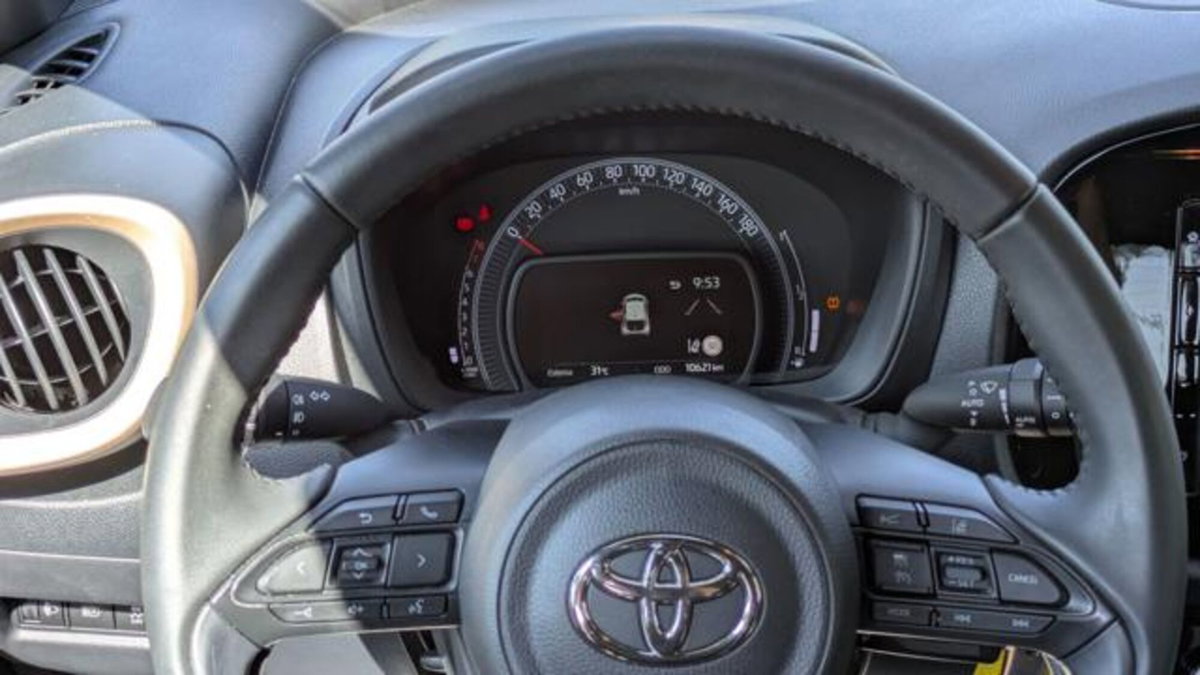 Toyota Aygo X 1.0 VVT-i 72 CV 5p. Undercover S-CVT (6)