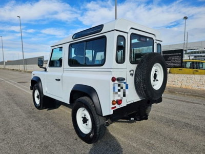 Land Rover Defender 90 2.2 TD4 Station Wagon N1 (10)