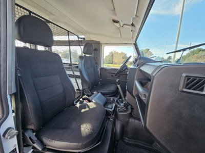 Land Rover Defender 90 2.2 TD4 Station Wagon N1 (15)