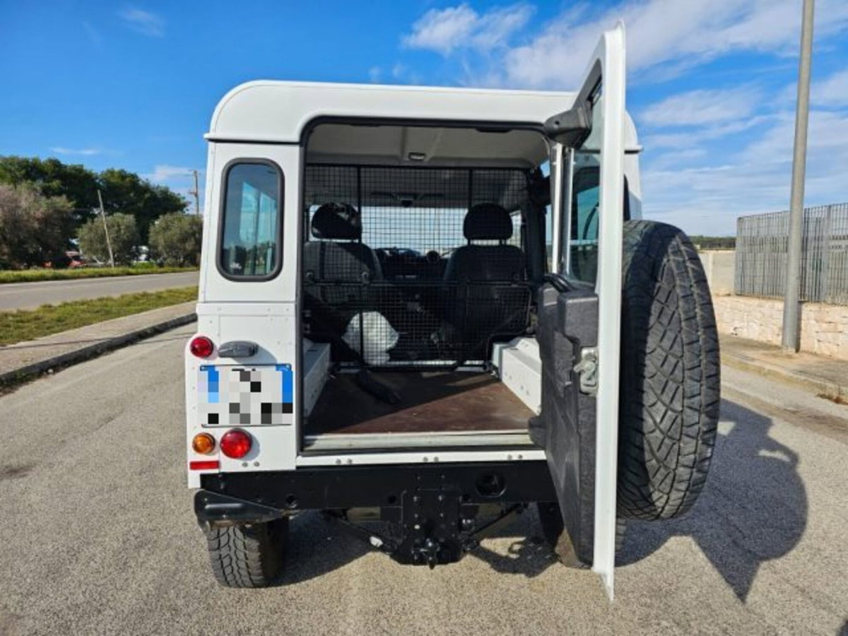 Land Rover Defender 90 2.2 TD4 Station Wagon N1 (7)