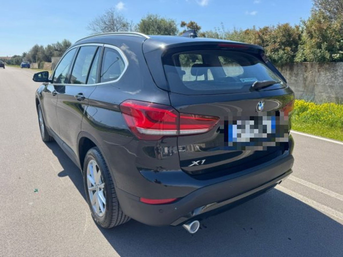BMW X1 sDrive16d Business Advantage (9)