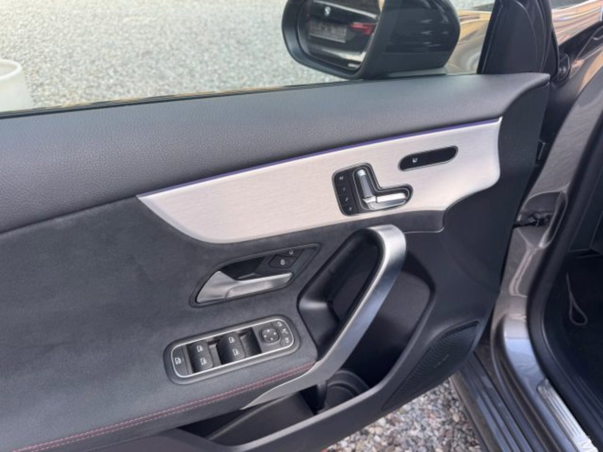 Mercedes-Benz Classe A 180 AMG Line Premium Plus auto (16)