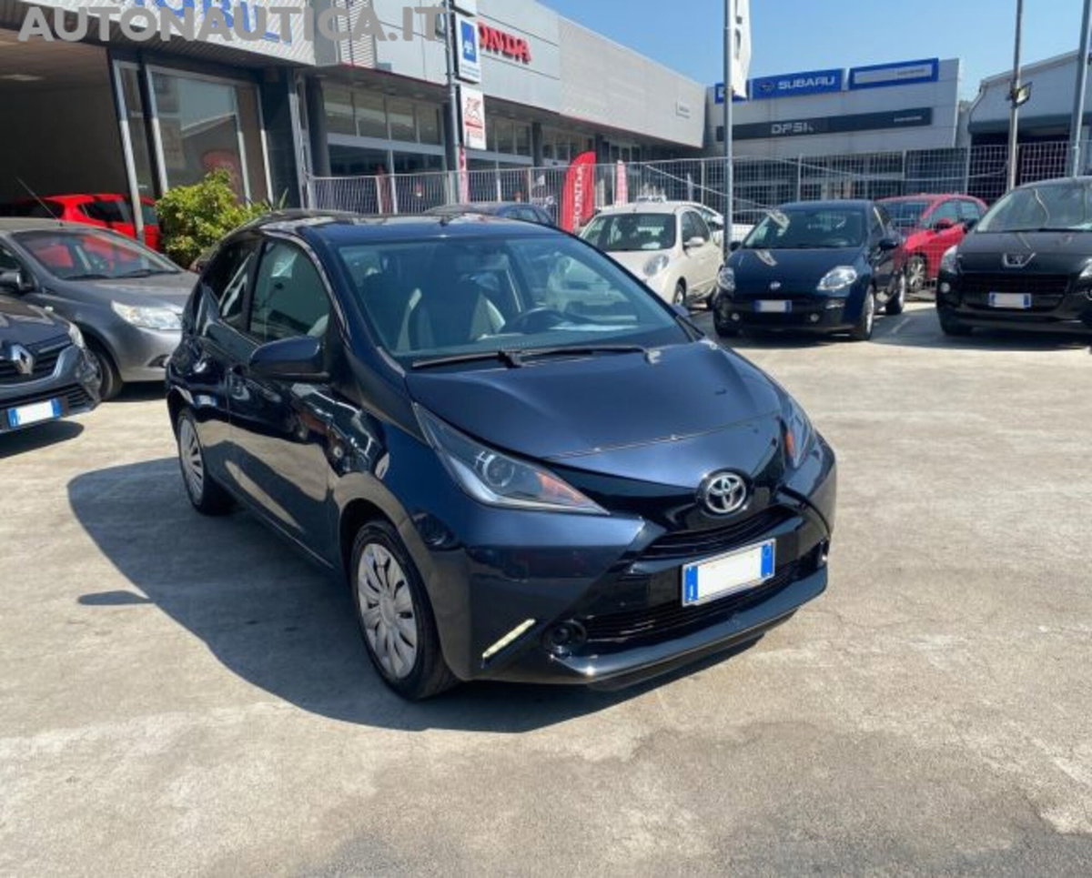 Toyota Aygo 1.0 VVT-i 69 CV 5 porte x-play (6)