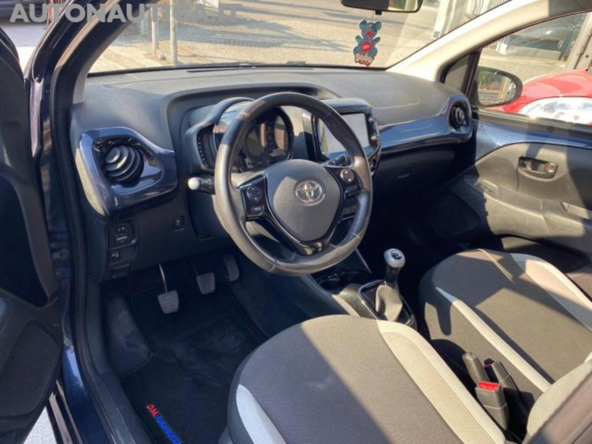 Toyota Aygo 1.0 VVT-i 69 CV 5 porte x-play (7)