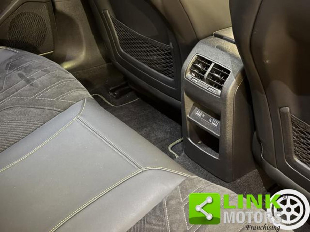 Peugeot 308 1.6 hybrid phev GT 180cv e-eat8 (19)