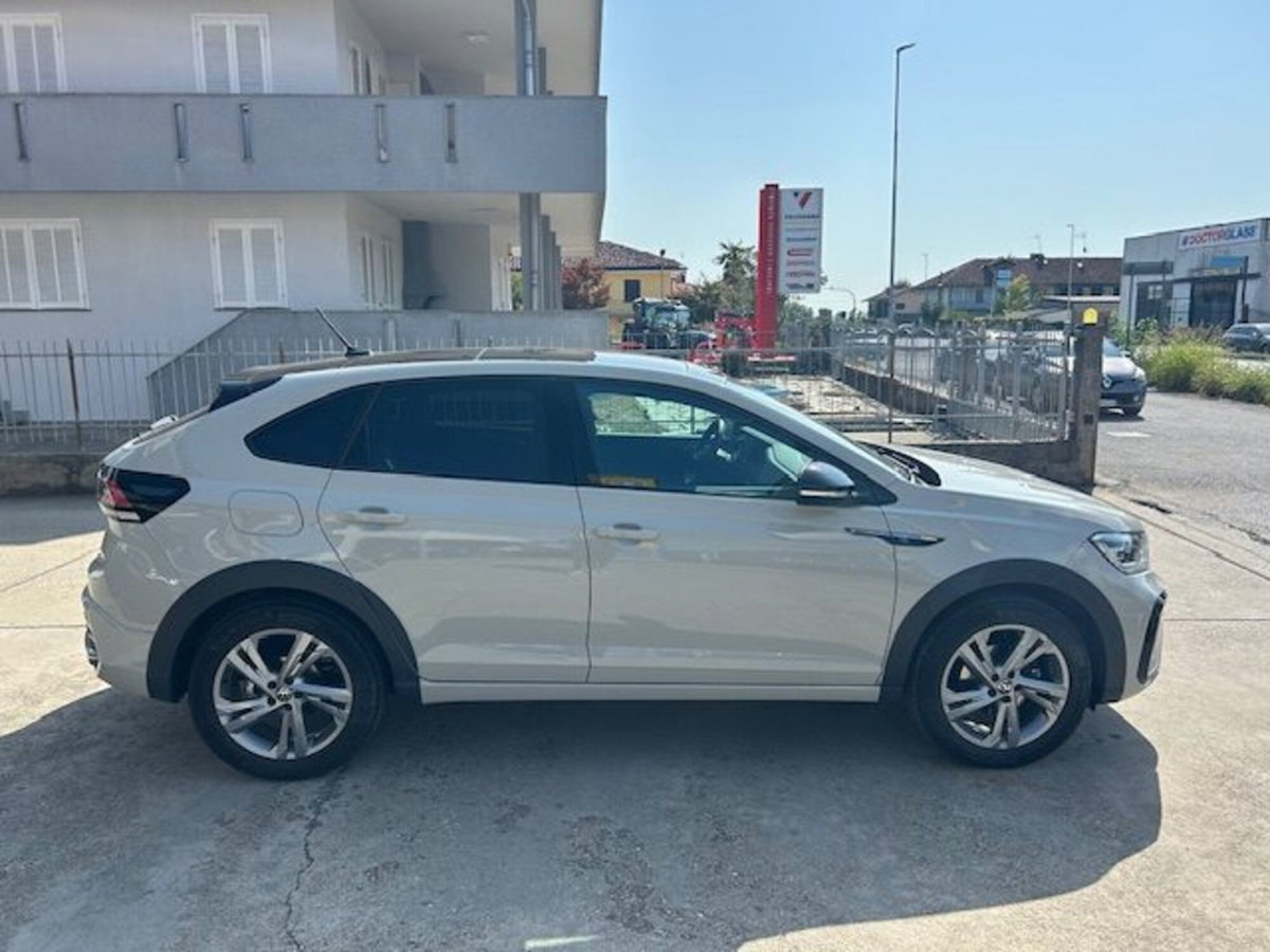 Volkswagen Taigo 1.0 TSI 110 CV R-Line (9)