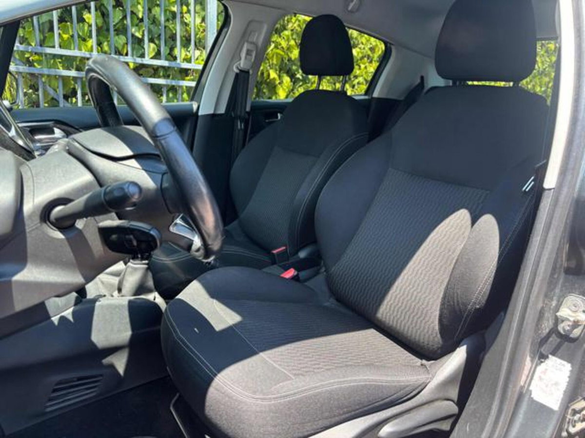 Peugeot 208 82 5 porte Active (12)